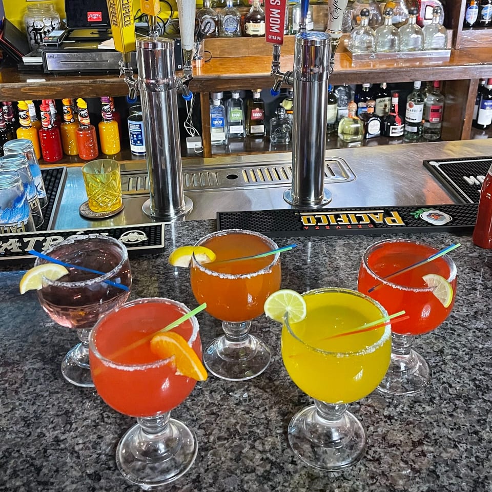 Welcome to Los Jalapeños Bar & Grill
