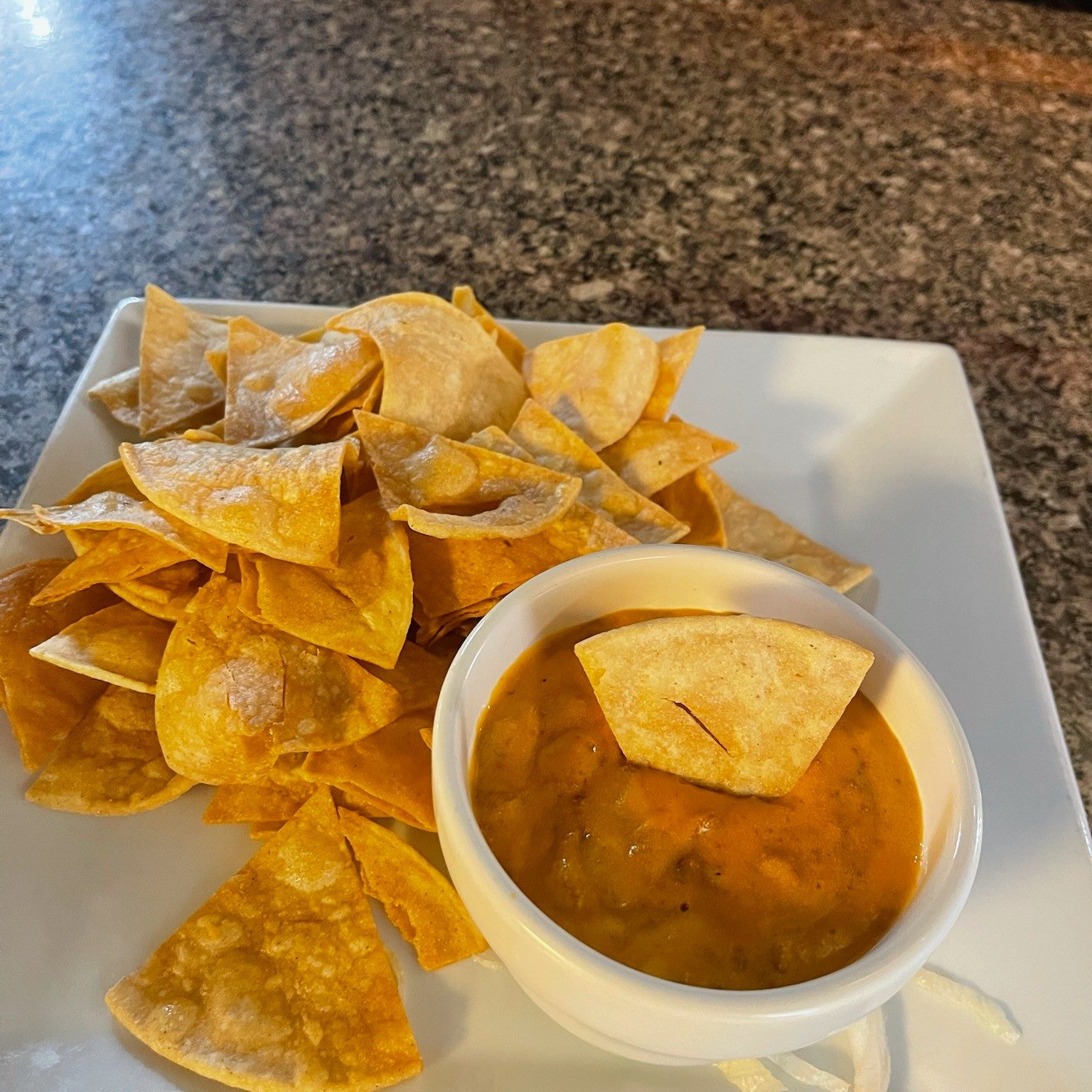 Queso Fundido Con Chorizo.